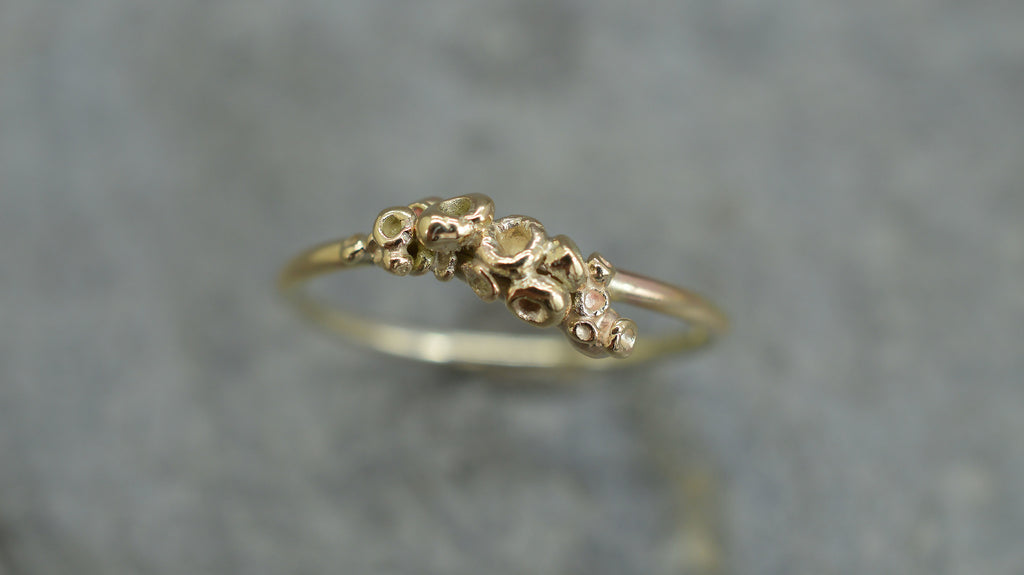 9ct gold skinny barnacle ring