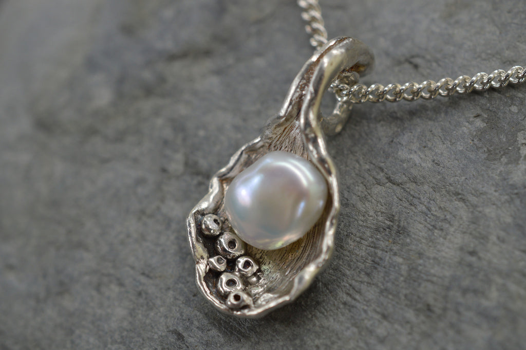 Mermaids shell, pearl necklace - Sterling silver