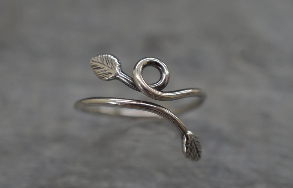 Sterling silver adjustable leaf ring