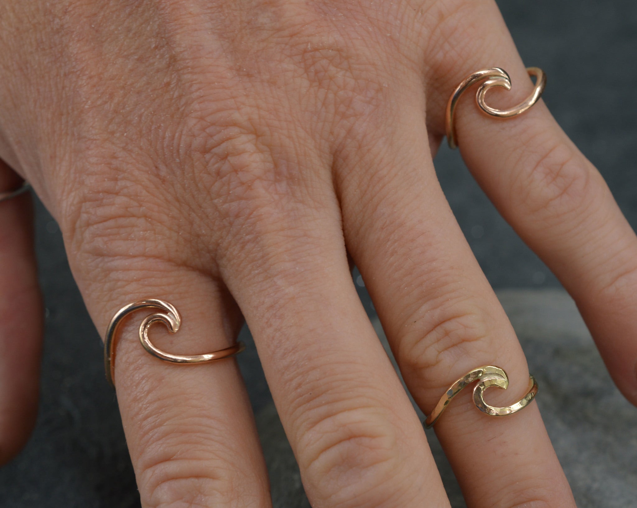 9ct gold wave ring