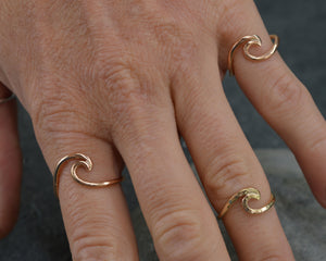 9ct gold wave ring