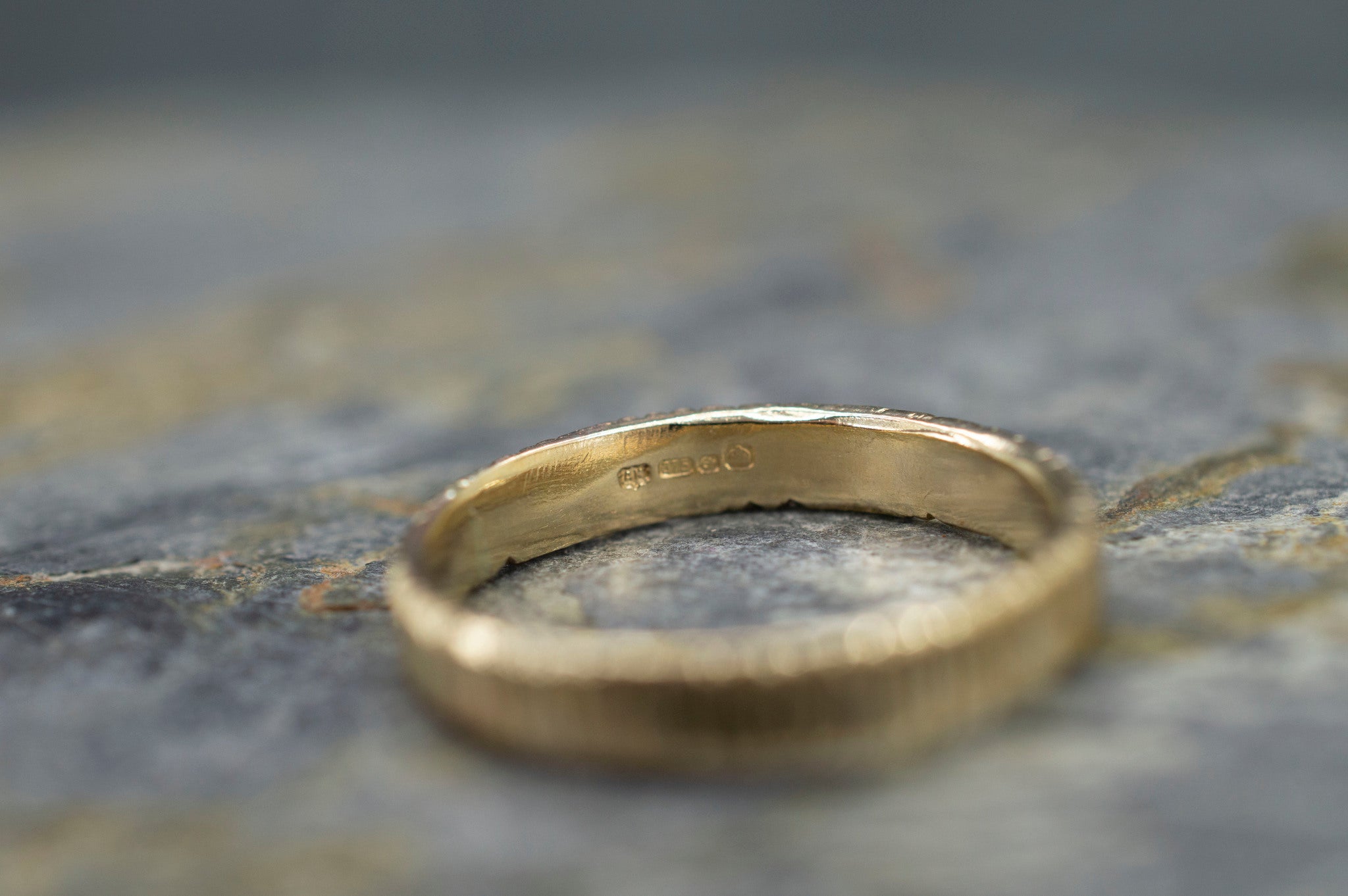 9ct gold Bark textured ring