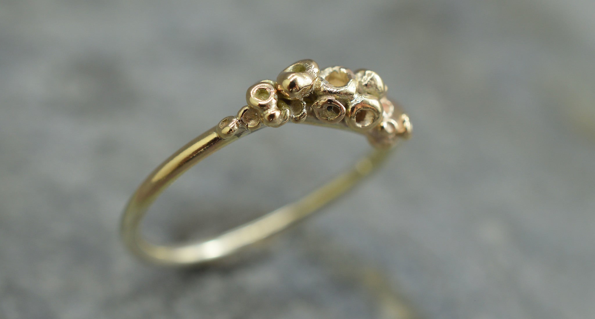 9ct gold skinny barnacle ring