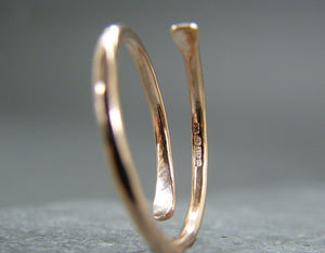 9ct Gold Adjustable ring ~ Open design