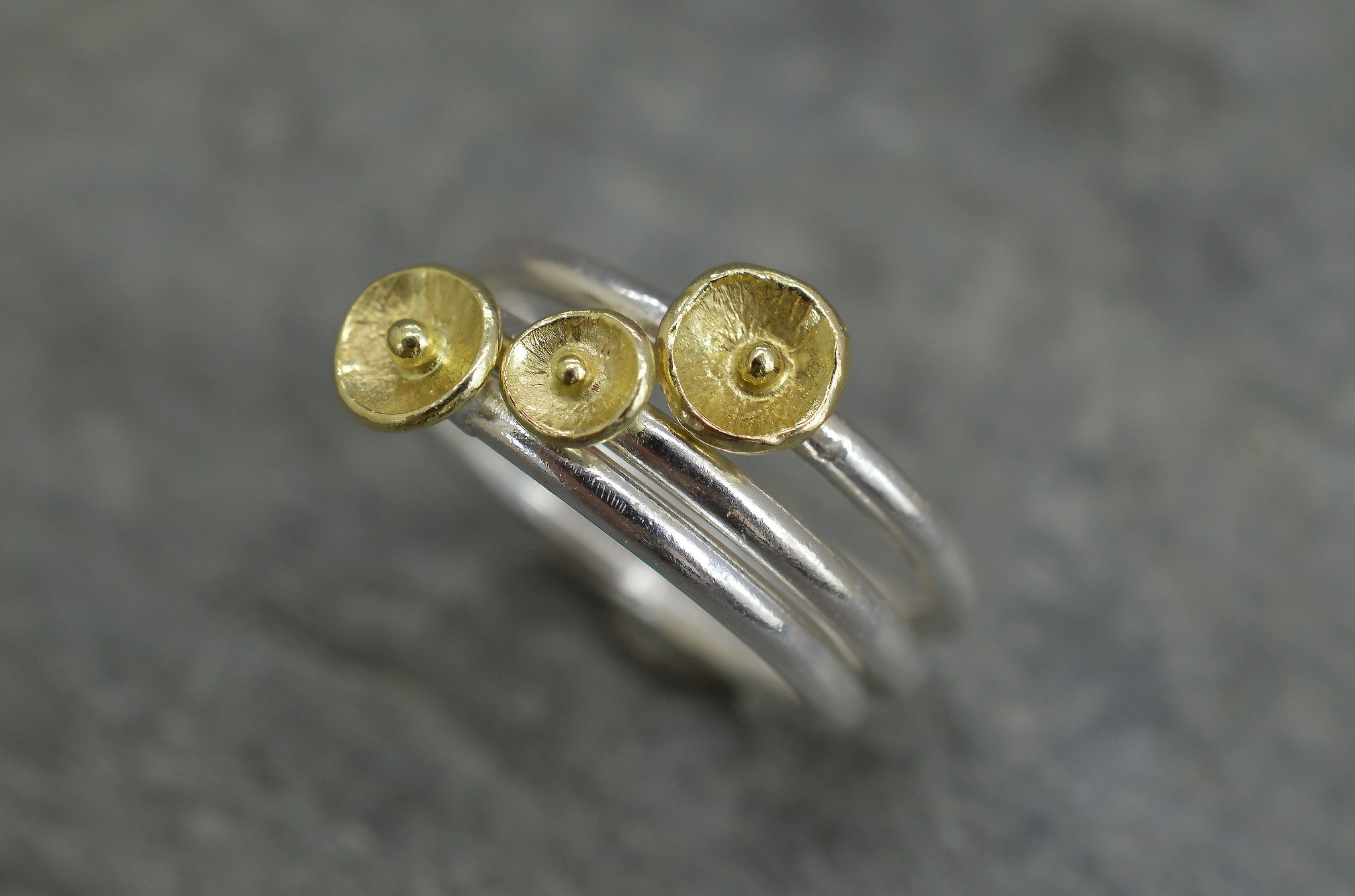 18ct gold posy ring