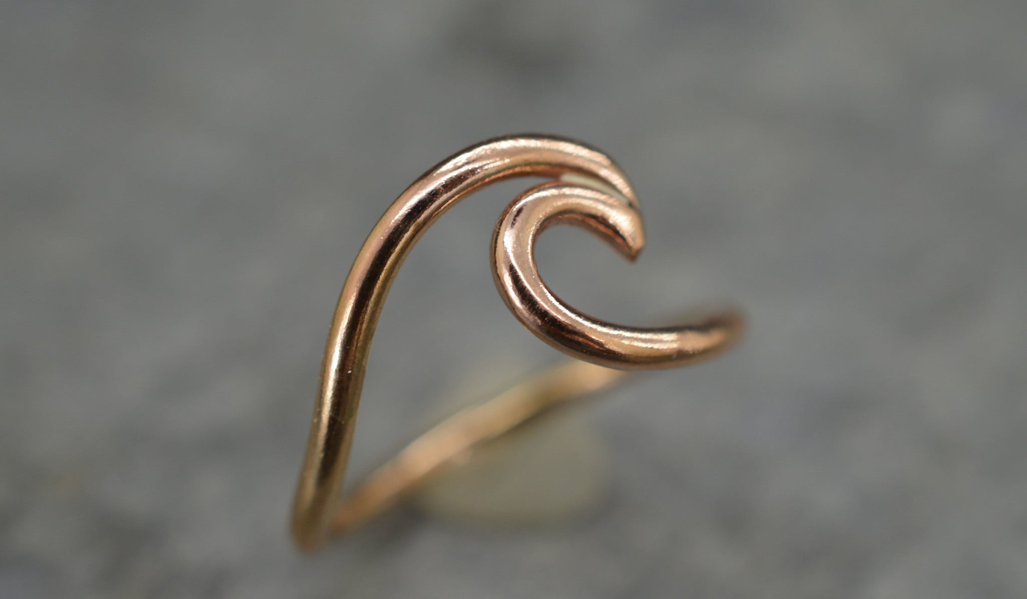 9ct gold wave ring