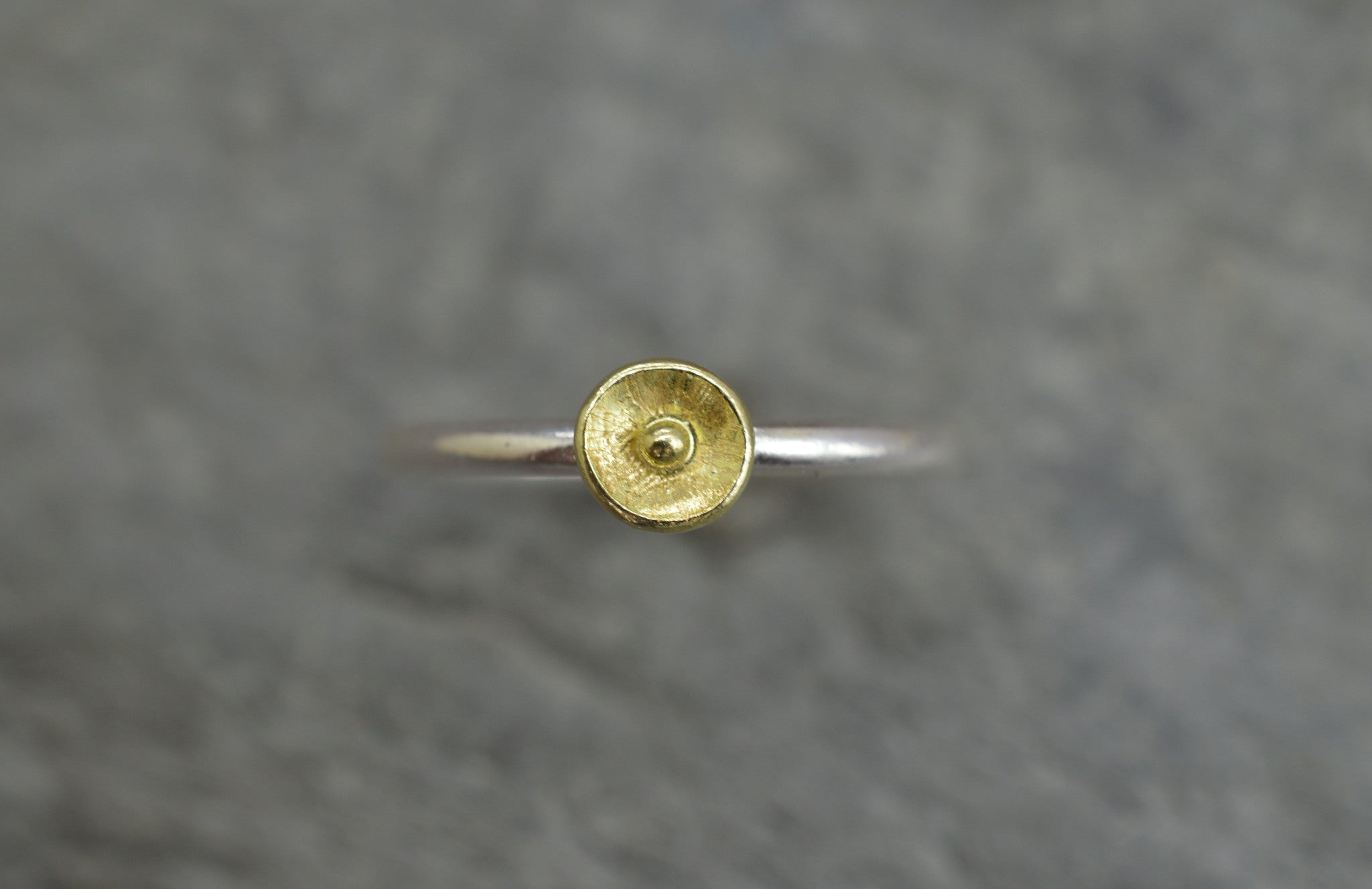 18ct gold posy ring