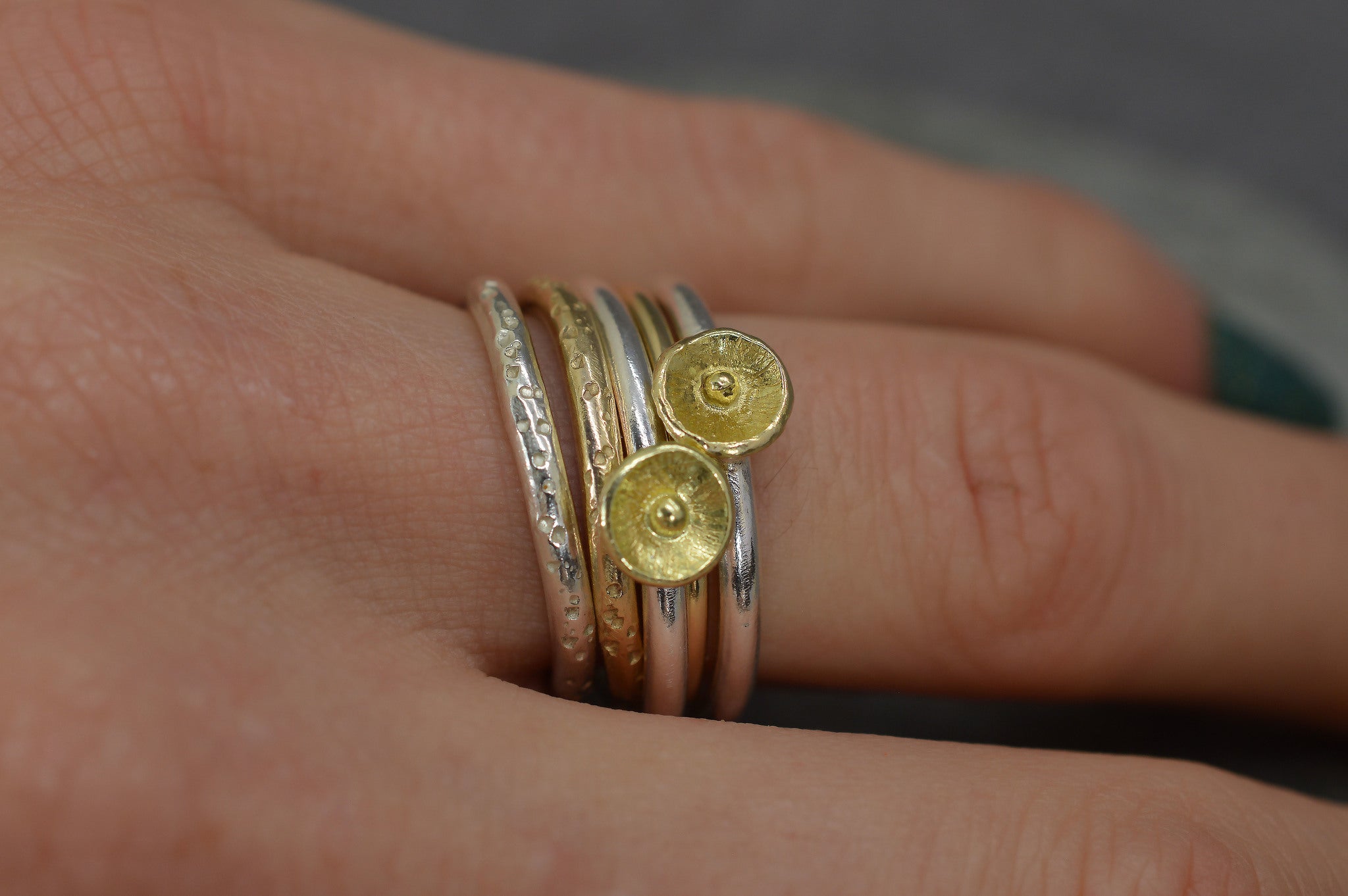 18ct gold posy ring