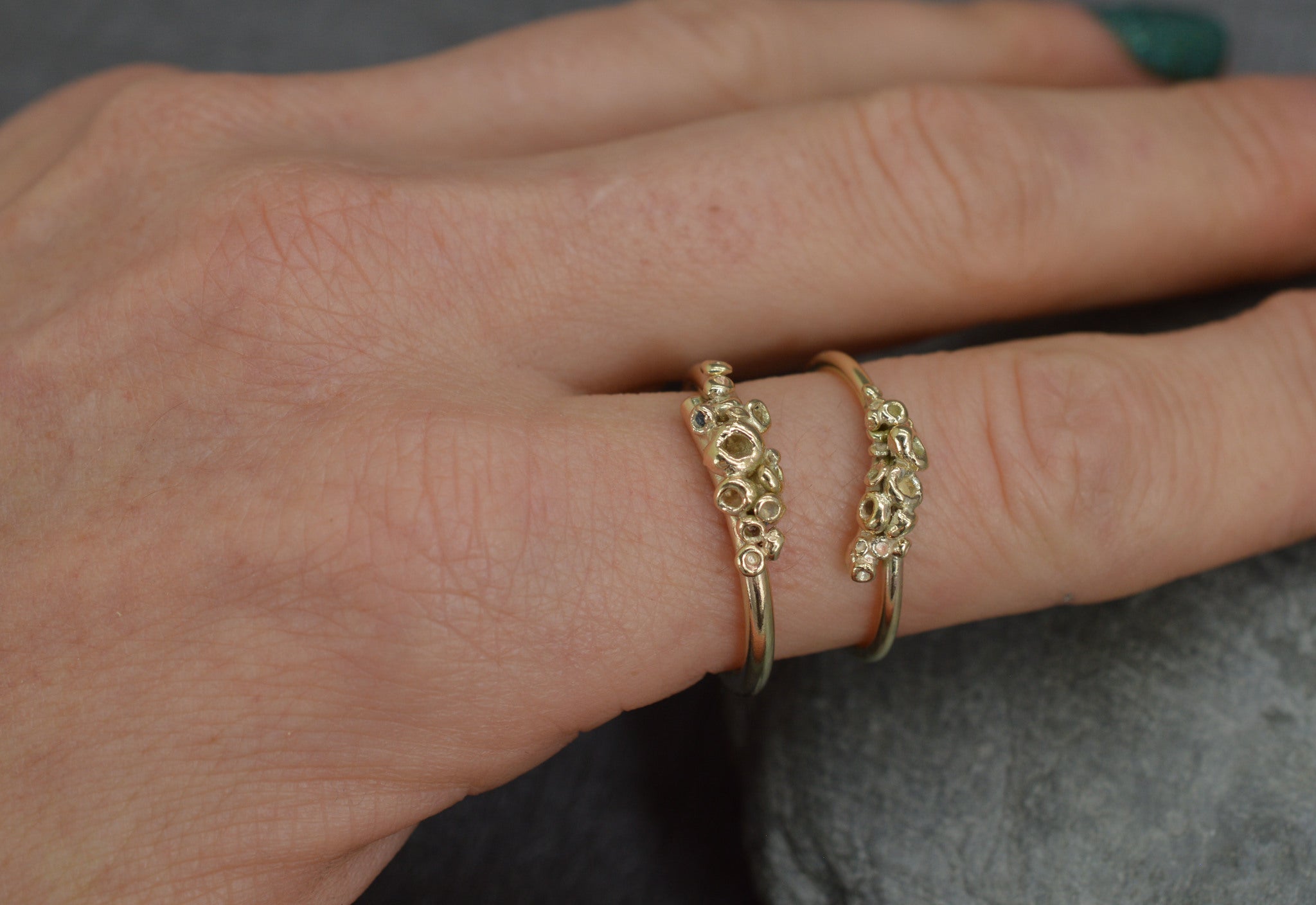 9ct gold skinny barnacle ring