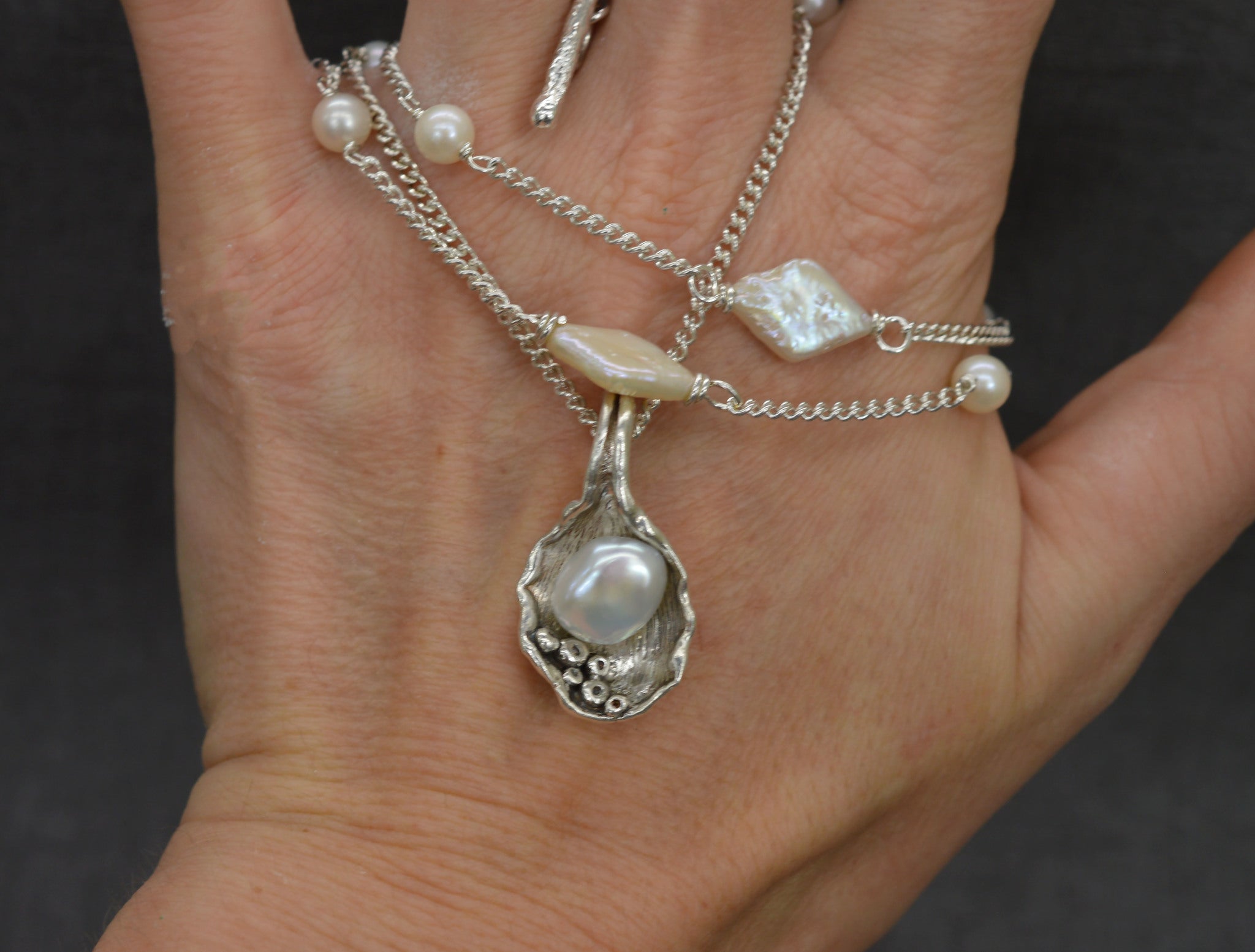 Mermaids shell, pearl necklace - Sterling silver